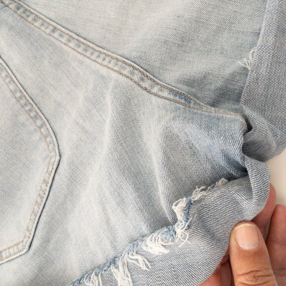 Express Mid Rise Light Wash Convertible Hem Jean Shorts SZ 4 - Picture 9 of 11